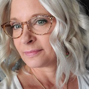 Meet your Posher, Linda